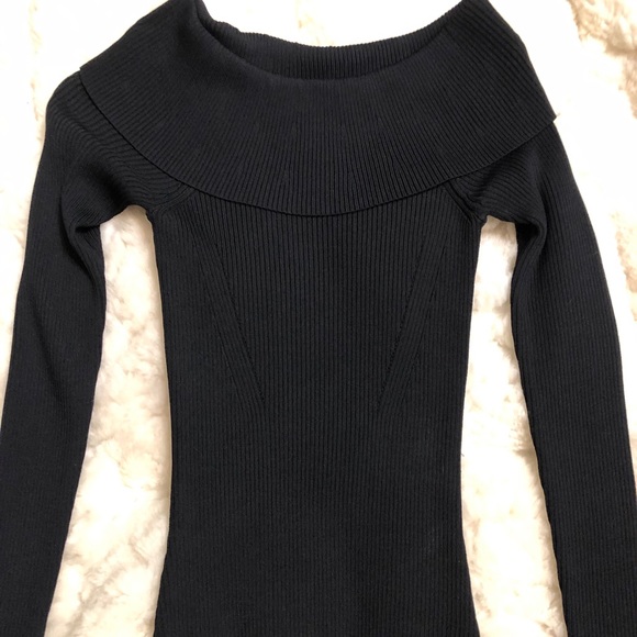 NWOT...Michael Kors Long sleeved stretchy sweater - Picture 1 of 4